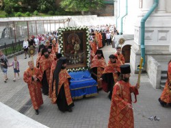 9 мая в Святогорской Лавре. Крестный ход и панихида.